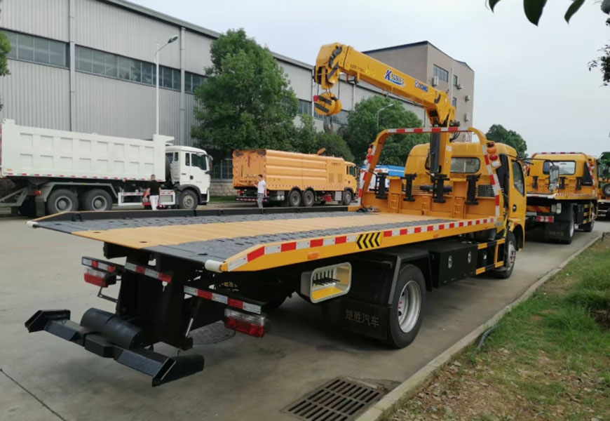 國六東風(fēng)多利卡平板帶吊清障車